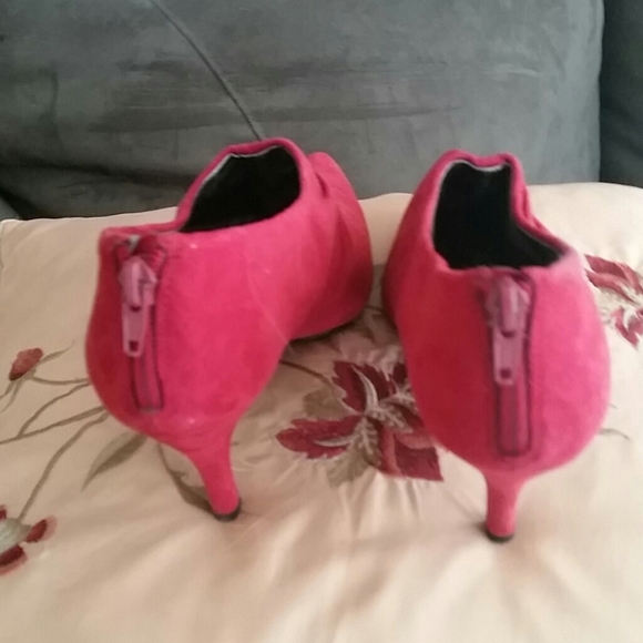 Worthington Red Suede Like Ankle Boots - Picture 3 of 3